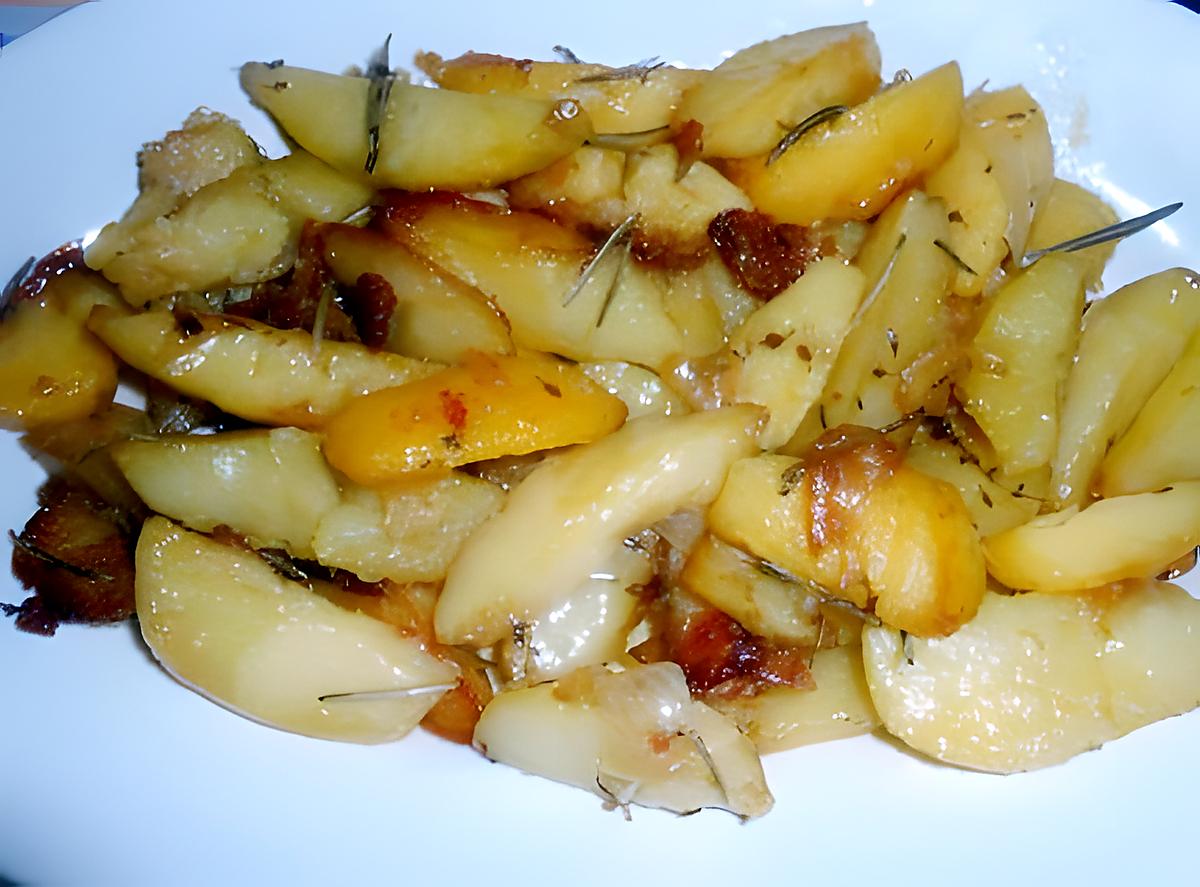 recette POMMES  DE  TERRE AU THYM  ET  ROSMARINO