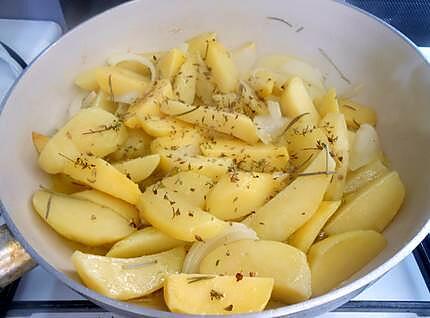 recette POMMES  DE  TERRE AU THYM  ET  ROSMARINO