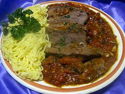 recette Jumeau de boeuf s/ os à la sauce tomates.