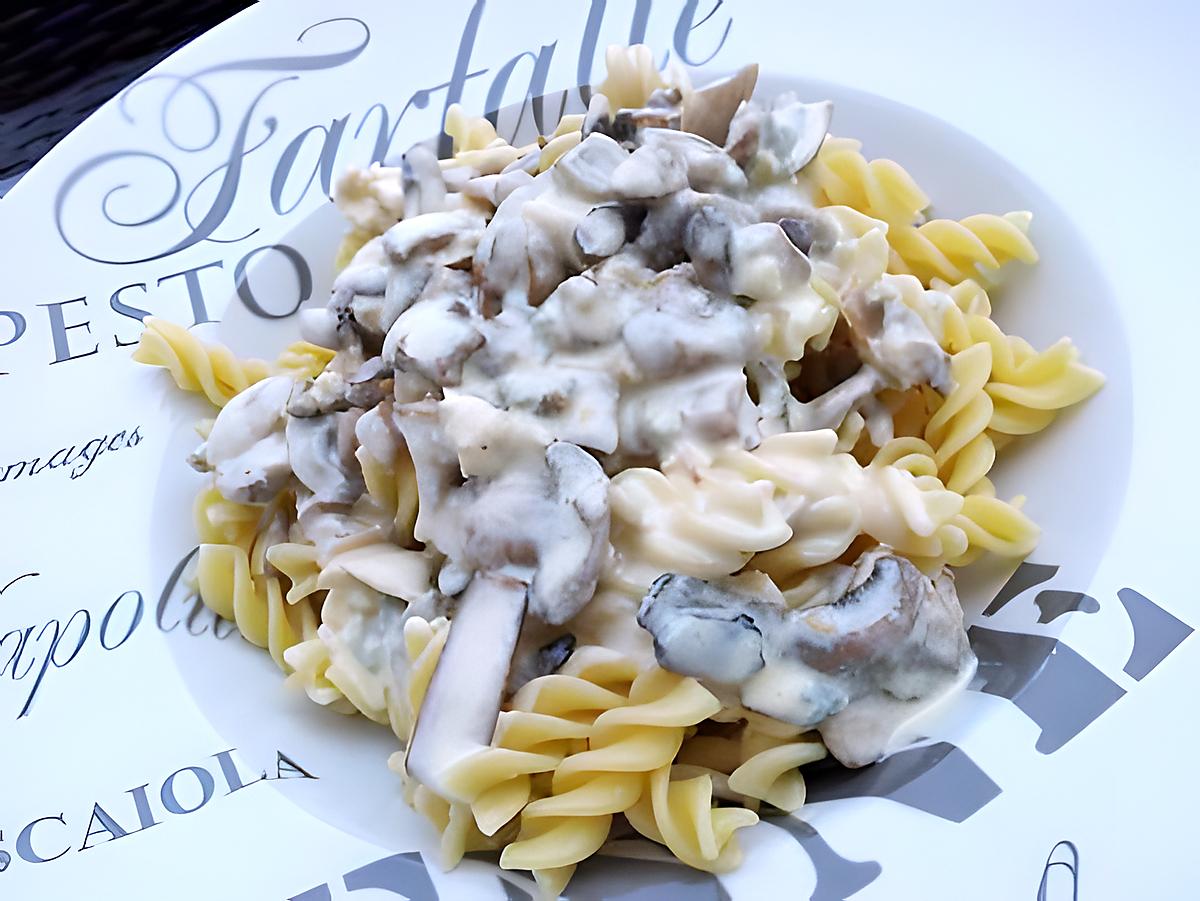 recette Fusilli sauce aux cépes et roquefort