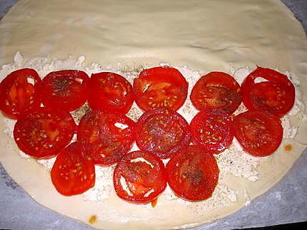recette chausson à la tomate et au boursin ail et fines herbes