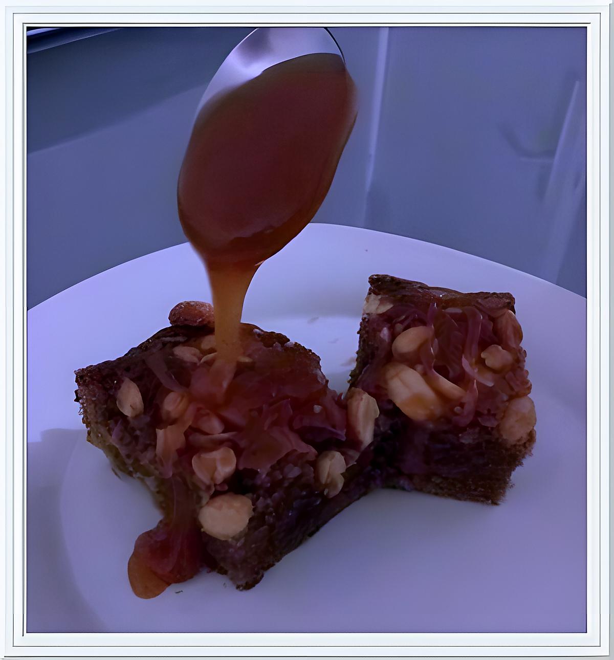 recette Brownies cacahuètes et sauce caramel façon "snickers"