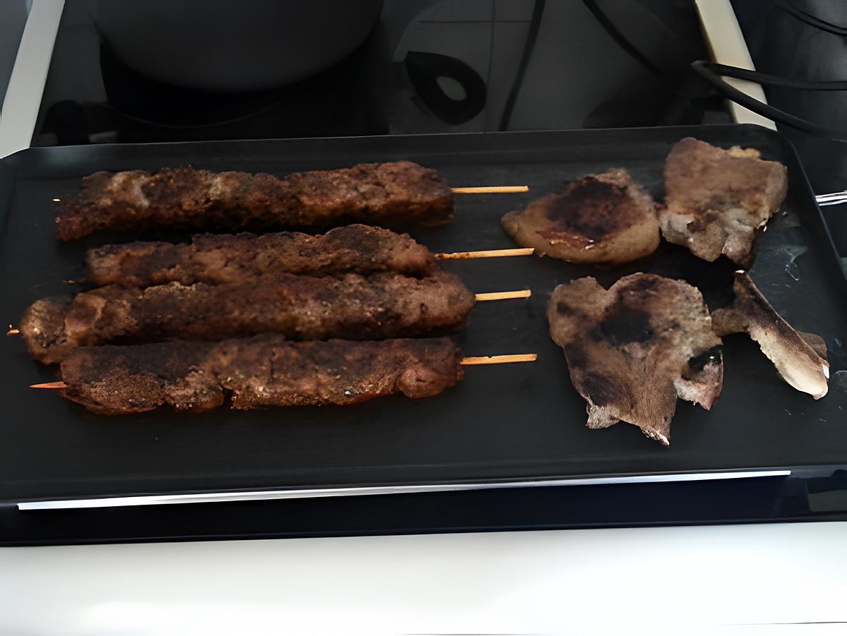 recette côtelettes d'agneau au cumin et brochettes de veau au paprika à la plancha