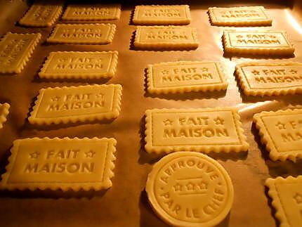 recette PETITS BISCUITS "MAISON"