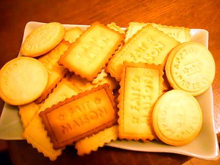 recette PETITS BISCUITS "MAISON"