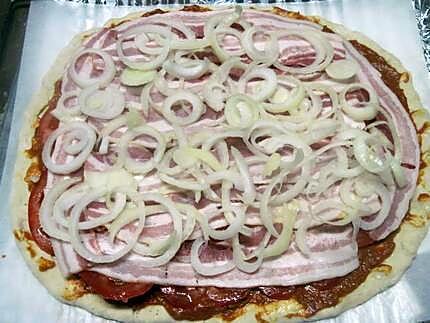 recette pizza au bacon. bûche de chèvre.