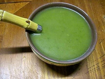 recette Soupe aux feuilles de blettes  et pommes de terre au micro-ondes.