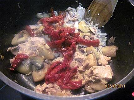 recette Riz au thon, champignons et tomates séchées.