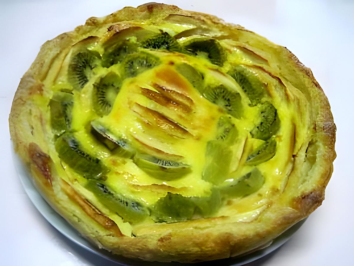 recette Tarte aux pommes et kiwis à la crème.