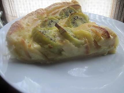 recette Tarte aux pommes et kiwis à la crème.