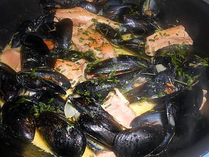 recette COZZE  E  SALMONE  ALLA CREMA