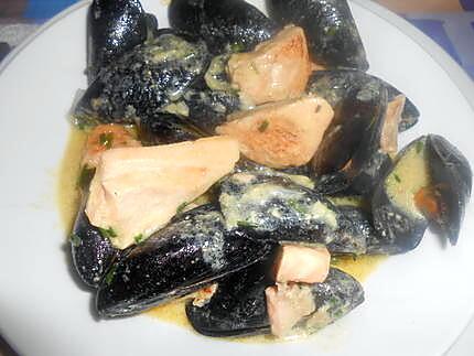 recette COZZE  E  SALMONE  ALLA CREMA