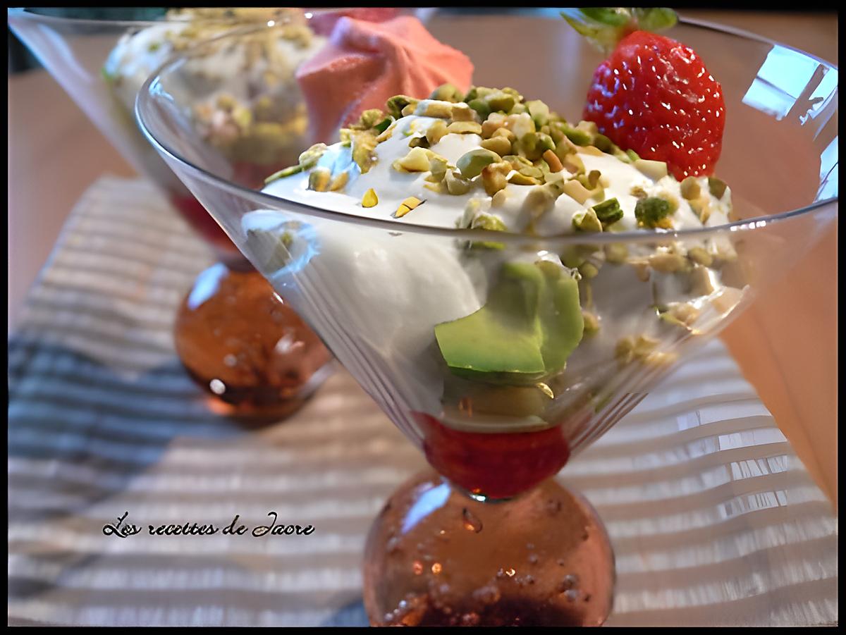 recette verrines avocat et fraises à la chantilly