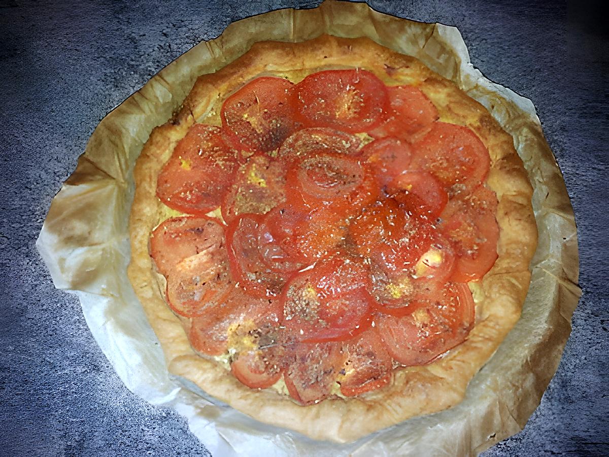 recette tarte à la tomate et herbes aromatiques