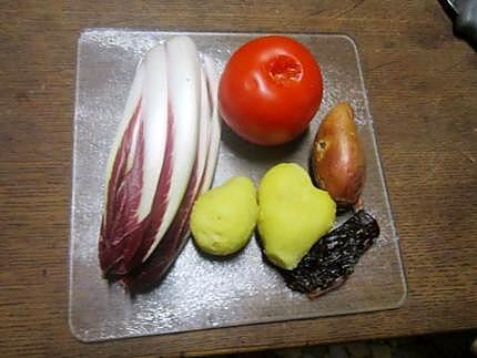 recette Entrée d'endives rouges et ses légumes.