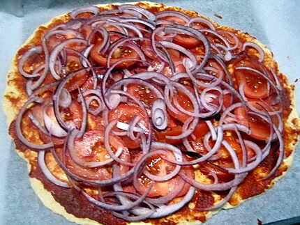 recette pizza au chorizo et lardons fumés.
