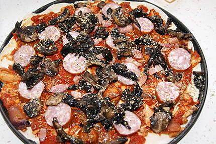 recette Pizza poulet/lardons/saucisses
