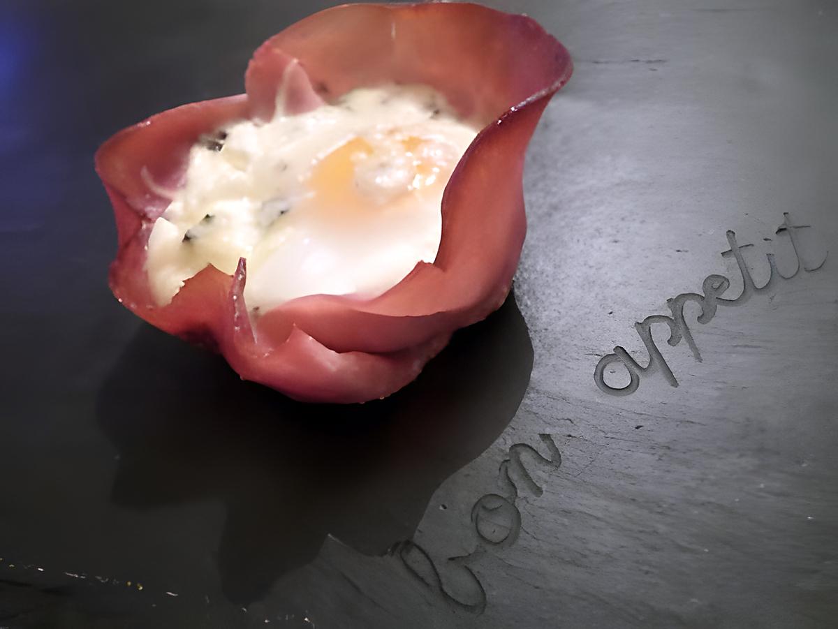 recette Oeuf en nid de jambon au roquefort