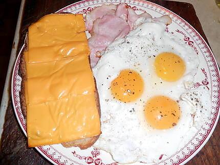 recette Oeuf au bacon et tartine au cheddar