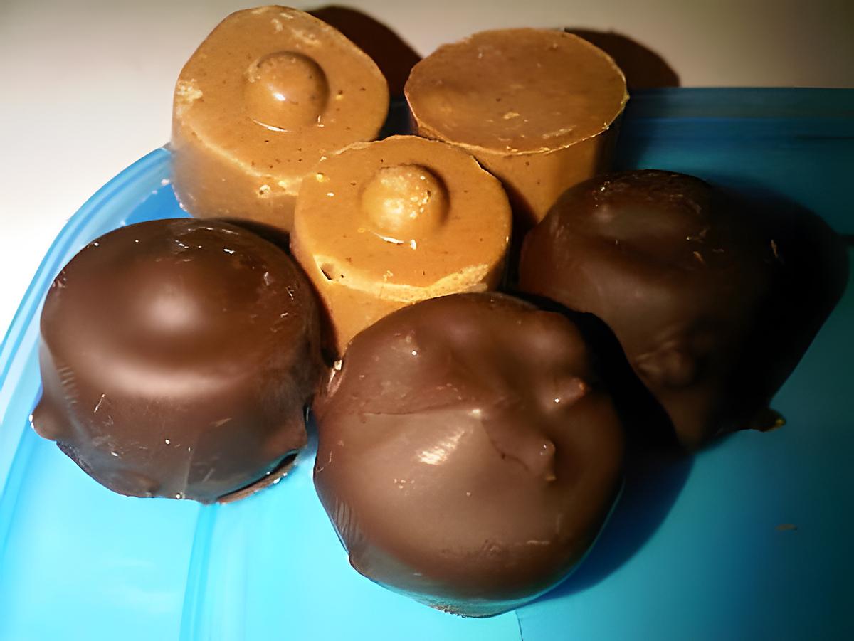 recette ROCHER PRALINE FONDANT et CHOCO BLANC / PRALINE