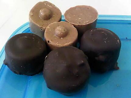 recette ROCHER PRALINE FONDANT et CHOCO BLANC / PRALINE