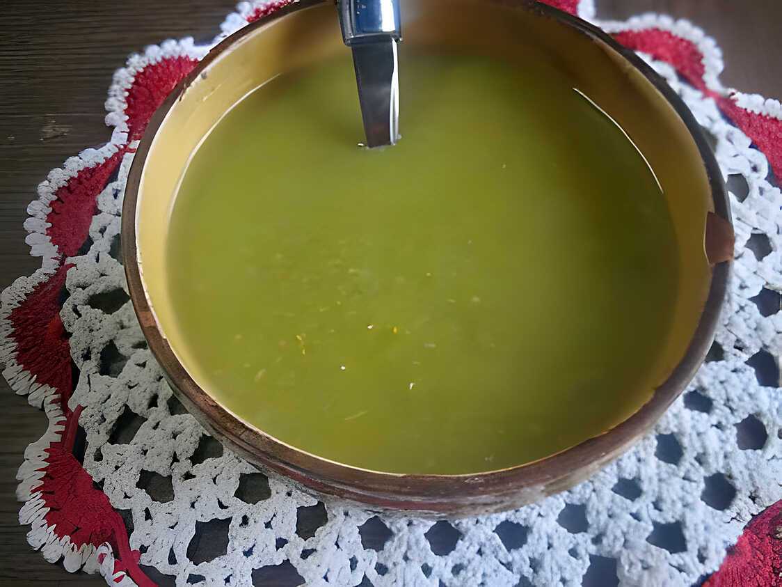 Recette de Soupe aux petits pois. carottes. pommes de terre. au micro
