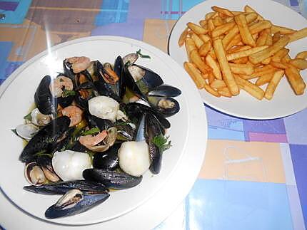 recette ZUPPETTA  DE  CRUSTACES  ET  FRITES