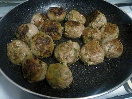 recette Boulettes de viande .sauce tomates.