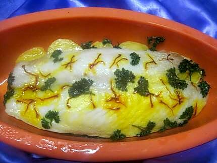recette Filet de poisson sur un lit de pommes de terre safrané  au micro-ondes.