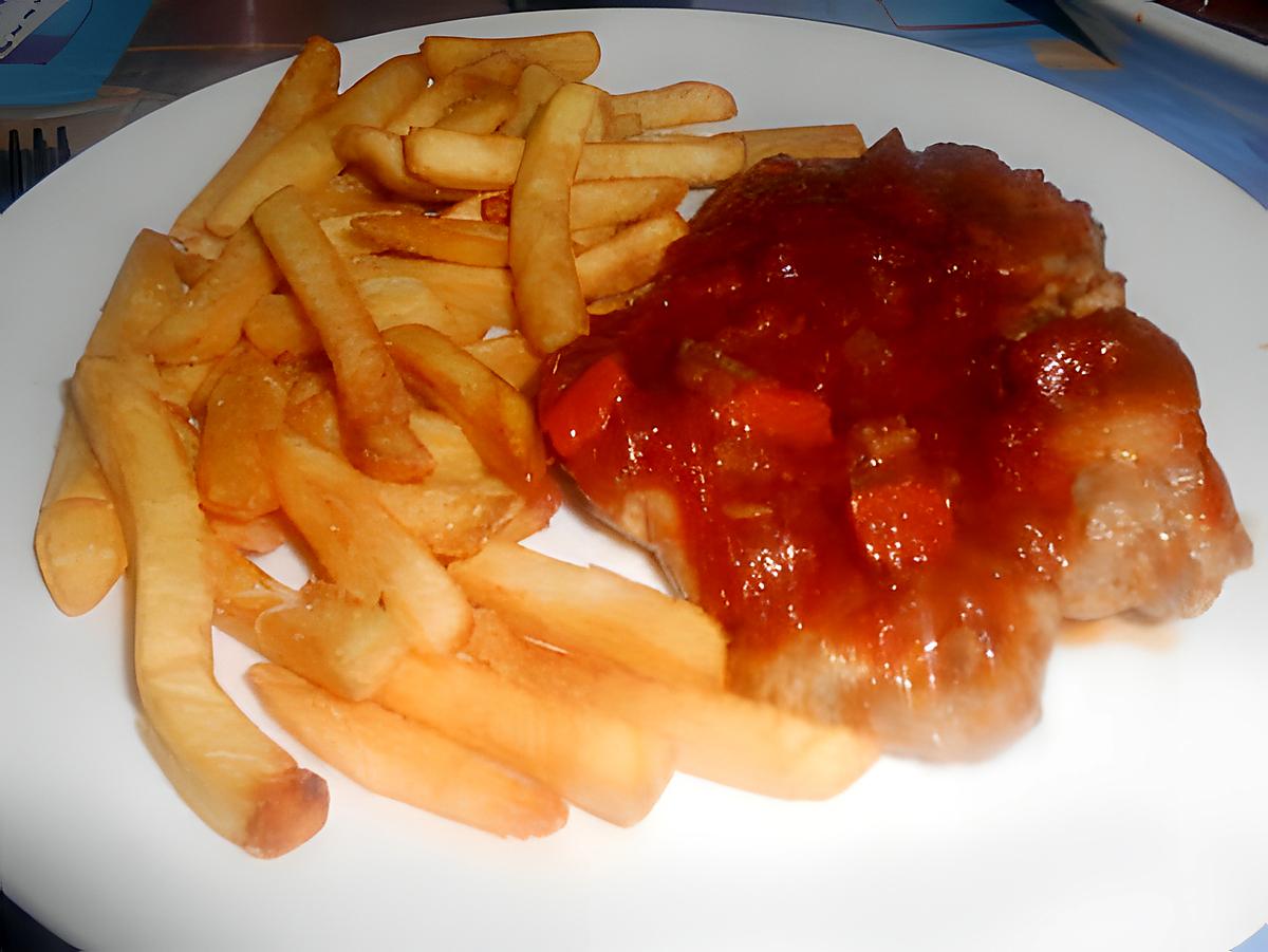 recette COTES  DE  PORC  SAUCE  TOMATE  FRAICHE