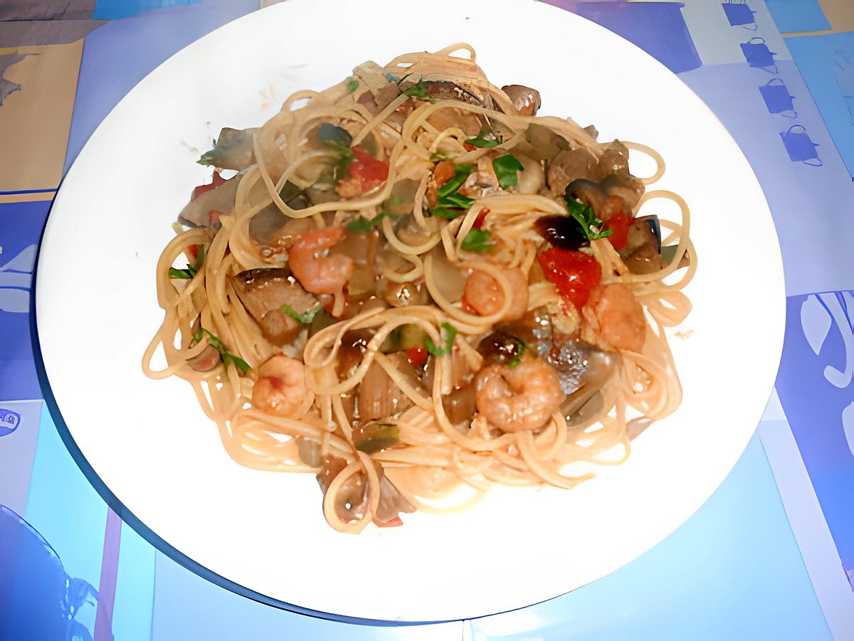 recette SPAGHETTI  ZUCCHINE  FUNGHI  E GAMBERI  (courgettes champignons et crevettes)