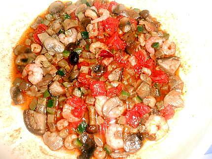 recette SPAGHETTI  ZUCCHINE  FUNGHI  E GAMBERI  (courgettes champignons et crevettes)