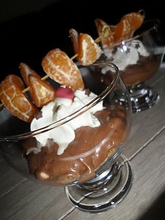 recette Mousse au chocolat à la créme chantilly et sa brochette de clementines(gourmandise anniversaire de mon chéwi)