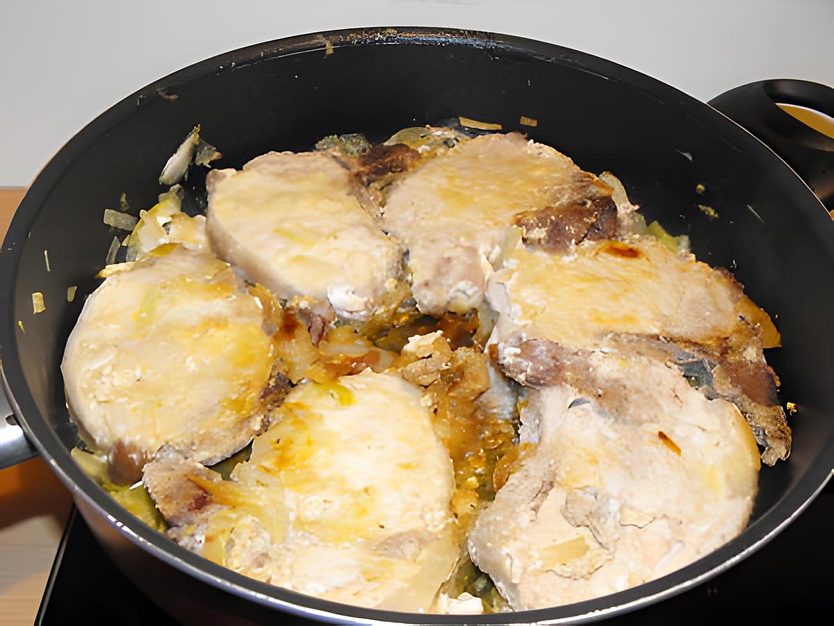 recette COTES DE PORC OIGNONS ET MOUTARDE