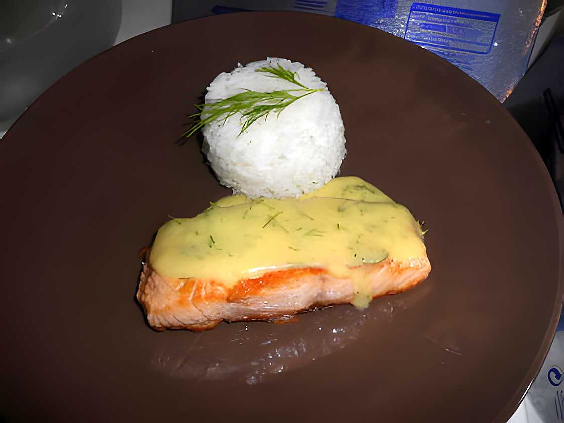 Recette de Pavé de saumon sauce hollandaise citron-aneth