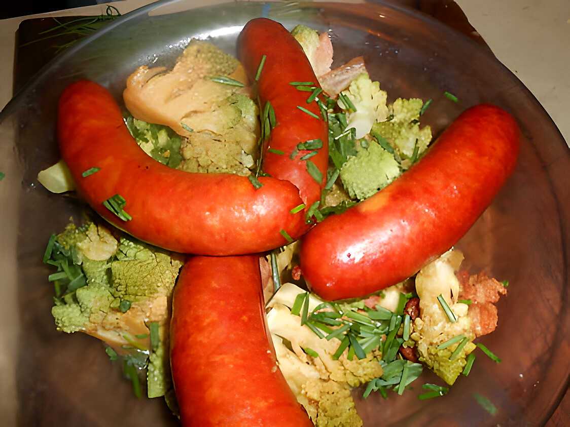 Saucisses fumées au chou romanesco