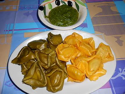 recette TORTELLONI   CON  PESTO  SEDANO MANDORLE