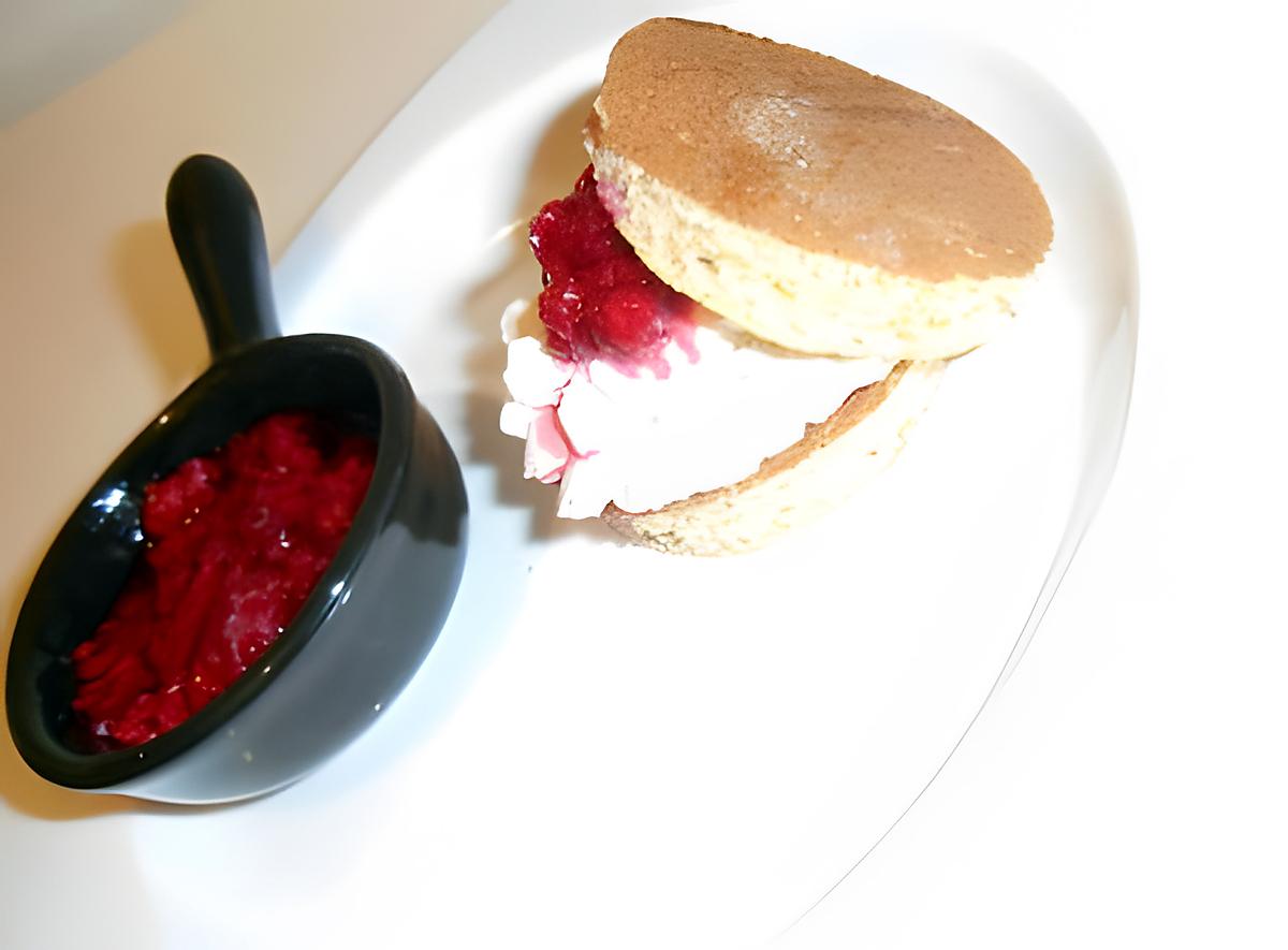 recette pancakes mousse au mascarpone vanille et compotée de framboises