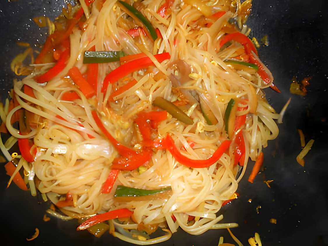 Recette de Nouilles de riz sautées aux légumes
