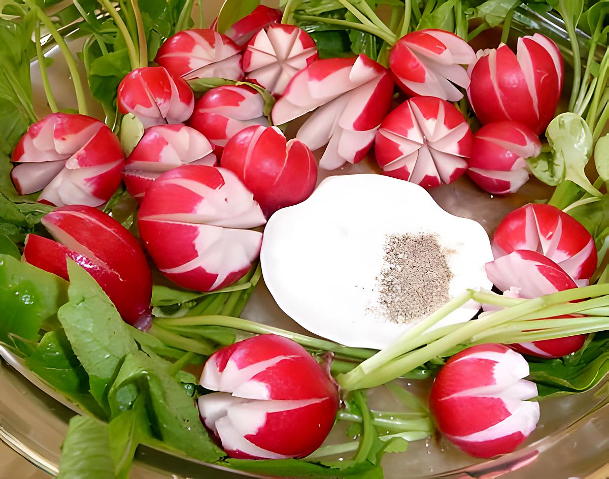 recette Fleurs de radis à la croque au sel (idée décoration)