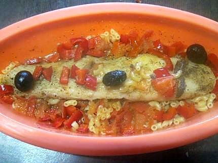recette Filet de poisson. tomates. poivron. pâtes coquillette. anchois.au micro-ondes.