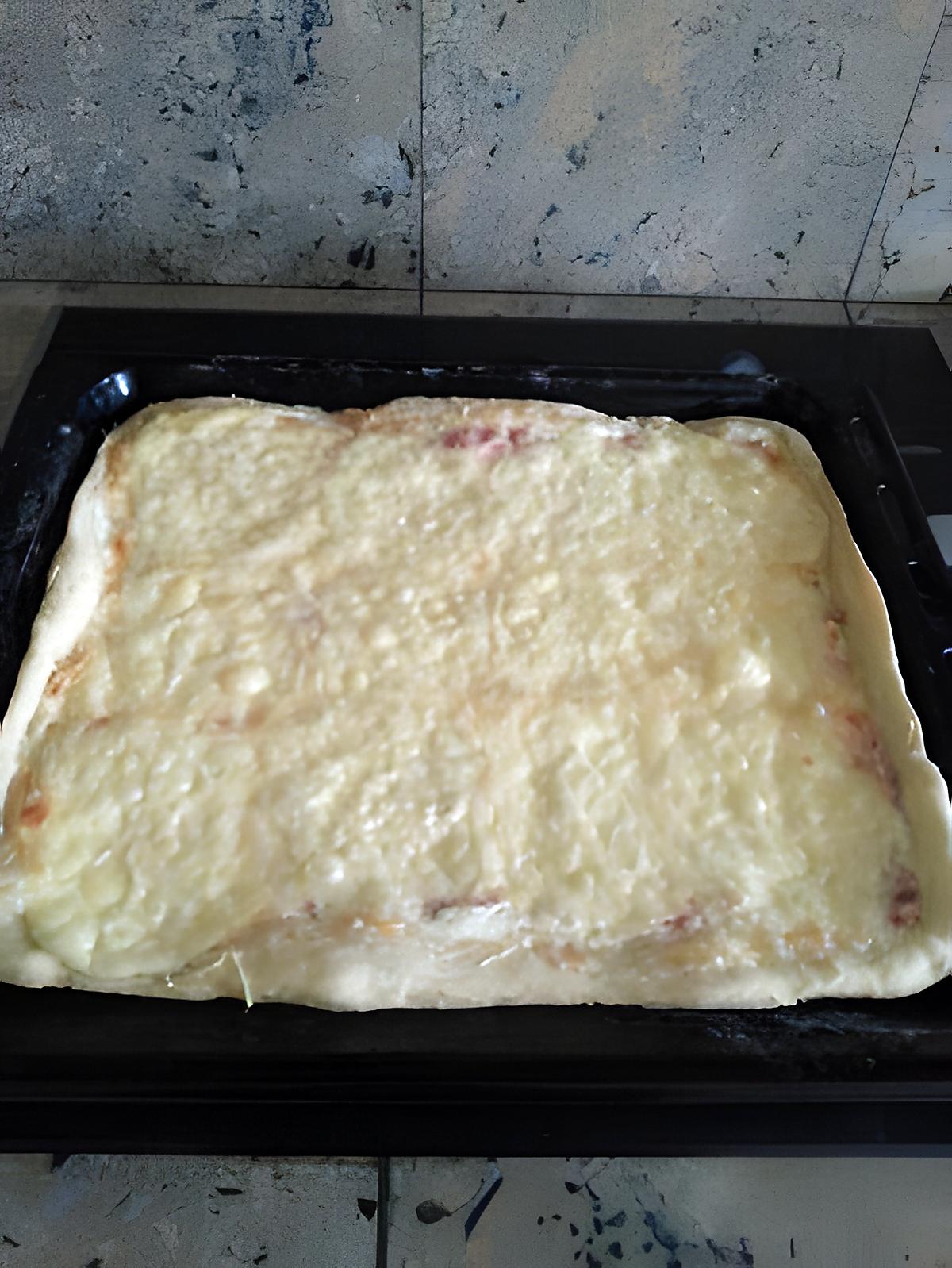 recette Pizza blanche à la raclette