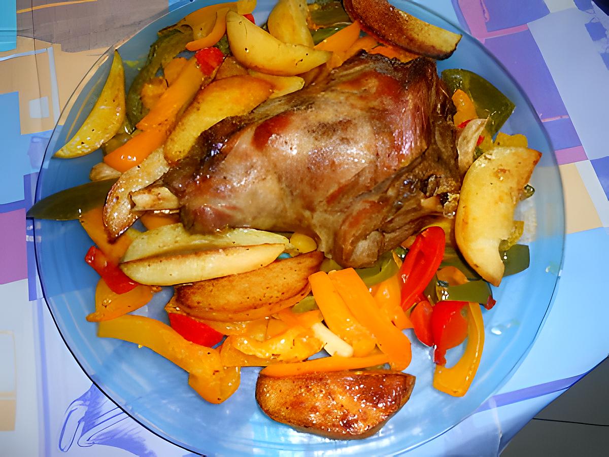 recette AGNEAU  AU  FOUR  POIVRONS  ET POMMES DE TERRE AU ROMARIN