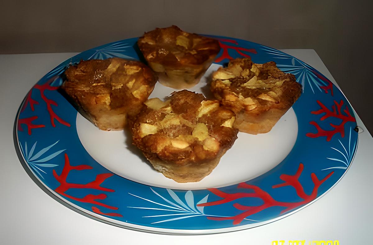 recette mini-pudding aux pomme avec son délicieu coeur spéculoos au dessus biscuité