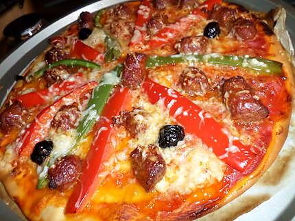 recette Pizza au merguez et poivrons