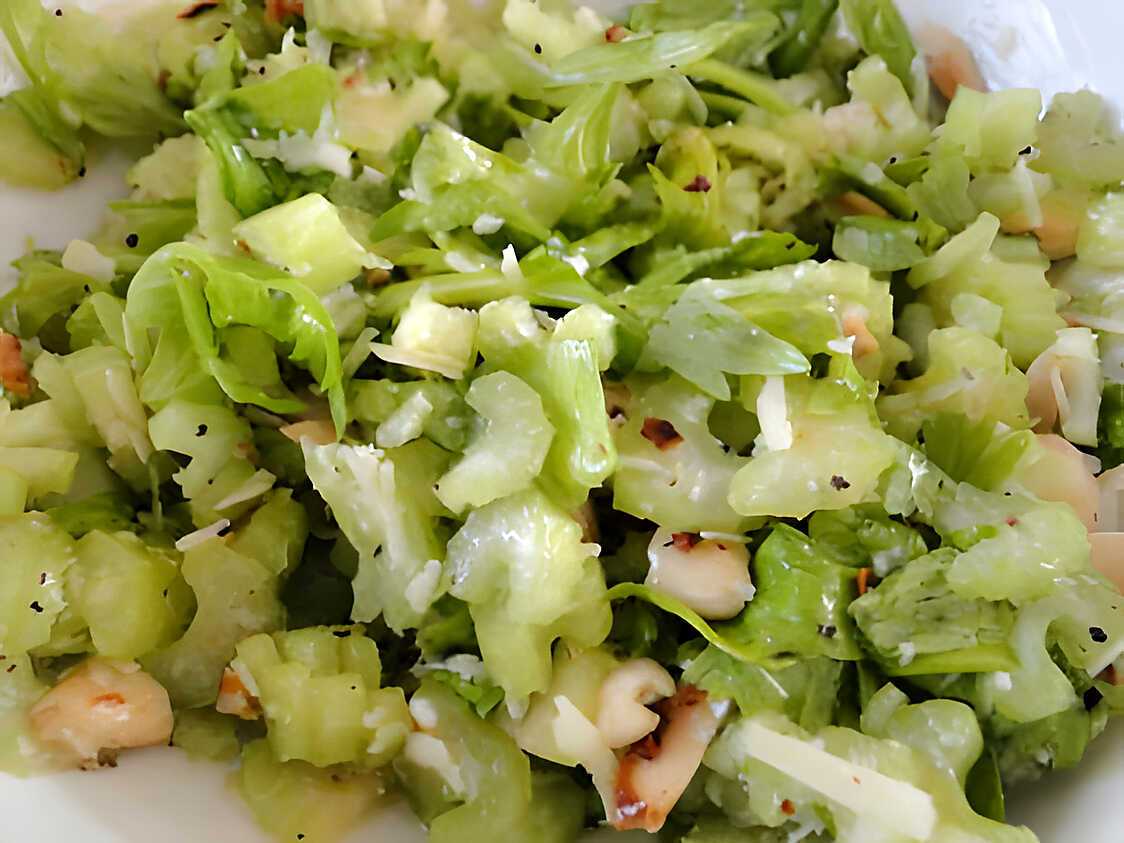 Salade de céleri aux amandes et au parmesan