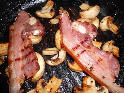 recette Oeufs brouillés au lard et champignons