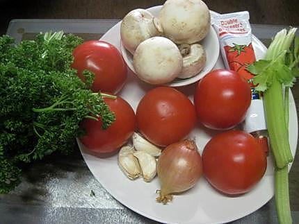 recette Sauce tomates aux champignons et céleri. au micro-ondes.