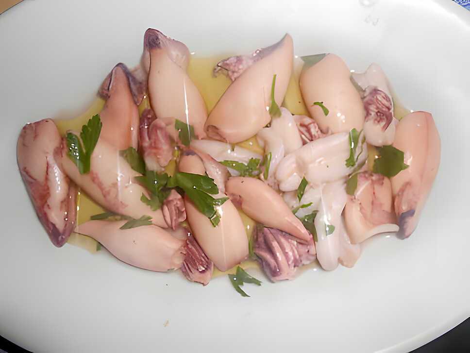 recette CALAMARETTI AL LIMONE ET SALADE DE POMMES DE TERRE (petits calamars au citron)