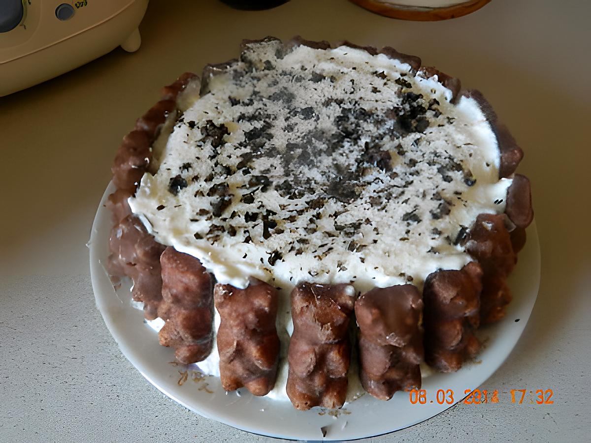 recette Charlotte au chocolat blanc et oursons guimauve